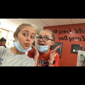 Meet your Posher, Ella